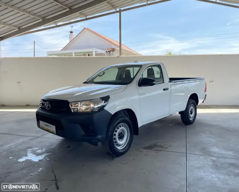 Toyota Hilux 2.4 D-4D 4WD Cab. Simples c/IVA Dedutível