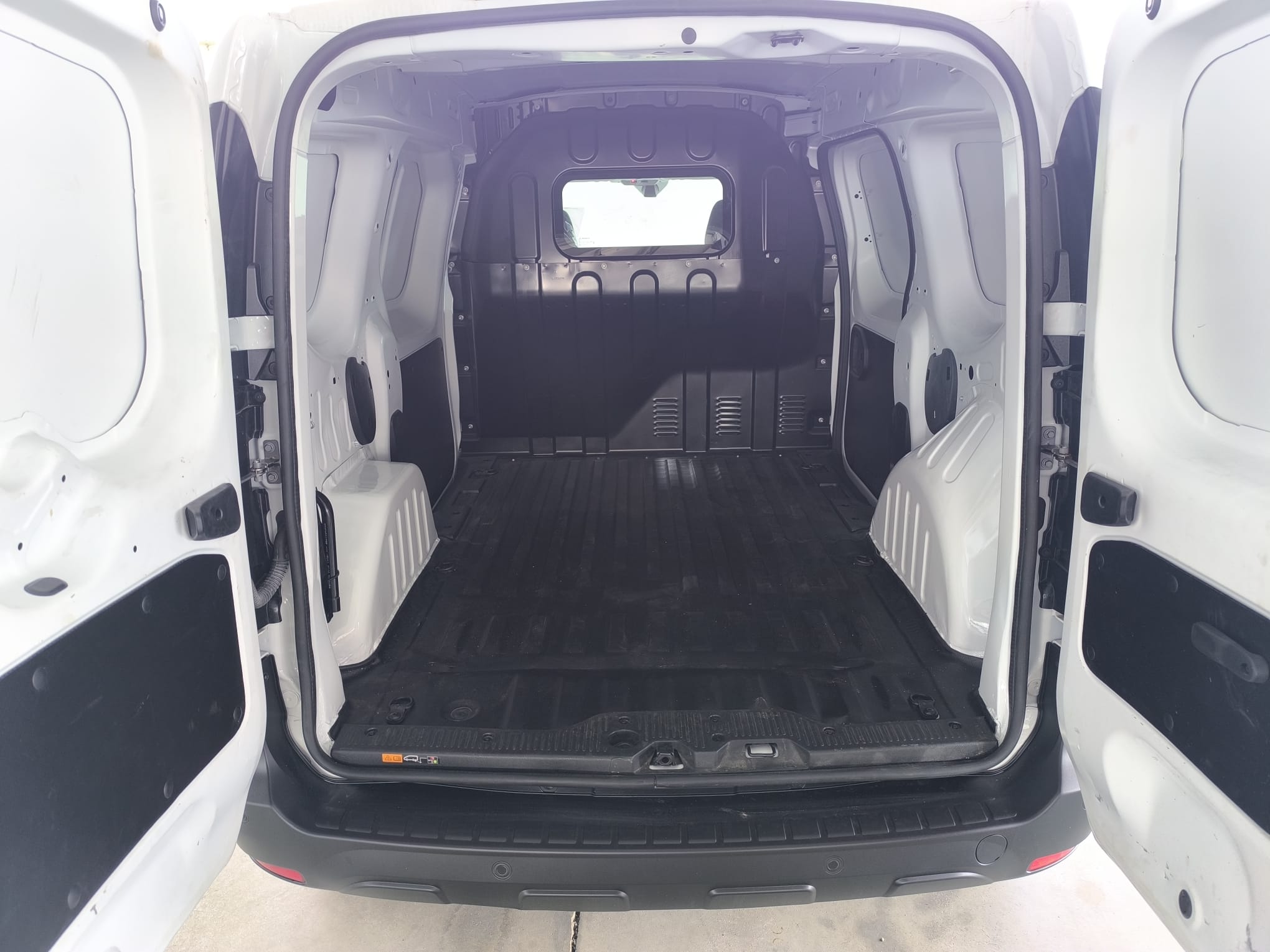 WhatsApp Image 2025-05-14 at 15.38.01 (1)