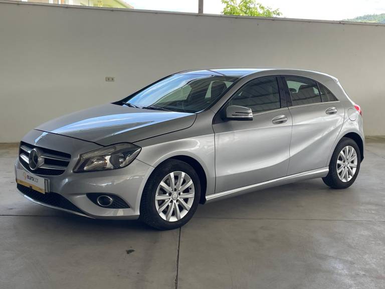 Mercedes-Benz A 180 (BlueEFFICIENCY) Urban